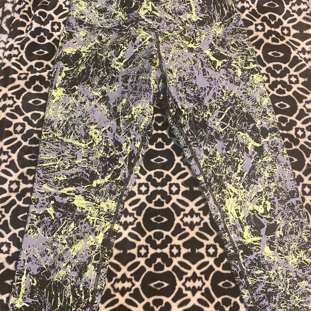 Calvin Klein performance Capris - Size medium